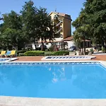 Cabo Festinanza Готель