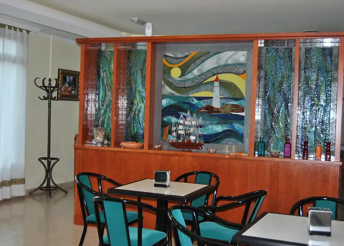 Hotell Cabo Festinanza 2*